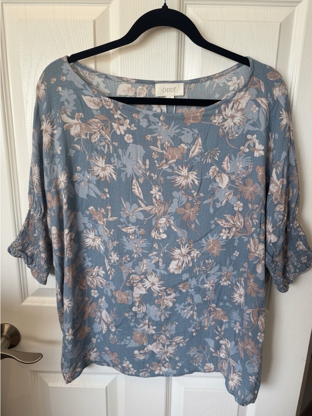 ODDY Dusty Blue Floral Short Sleeve Top